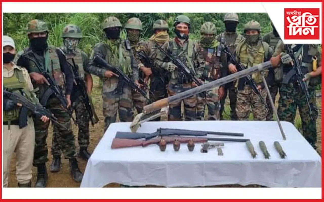 মণিপুৰত KYKL উগ্ৰপন্থীসহ বিভিন্ন স্হানৰ পৰা বুজণ সংখ্যক অস্ত্ৰ শস্ত্ৰ উদ্ধাৰ...